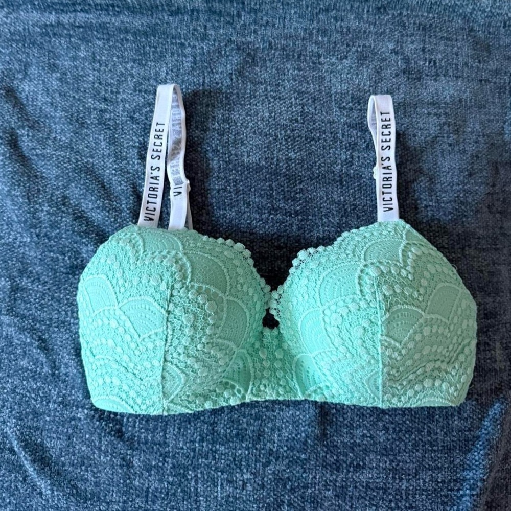 Victoria’s Secret Wireless Push-up Bra T-Shirt Bra teal blue green lace size 32D